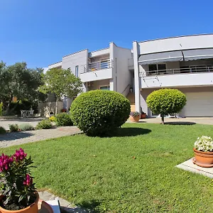 https://apartmani-ukalovic.hotelinzadar.com